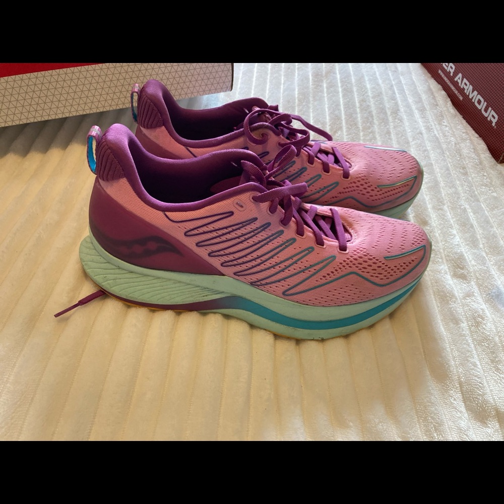 Saucony Endorphin Shift